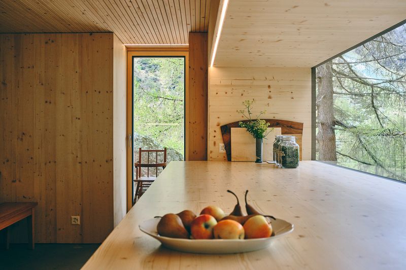 cabanotel - transformation de l'hôtel du col d'hérens à ferpècle – la fenêtre magique, une invitation à la nature – Colla images